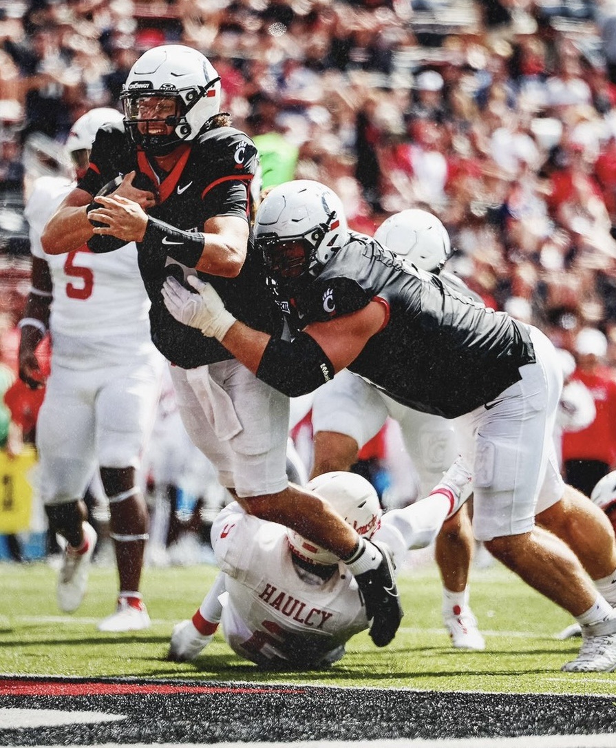 Brendan Sorsby leads the Cincinnati Bearcats to a 34-0 shutout over the Houston Cougars